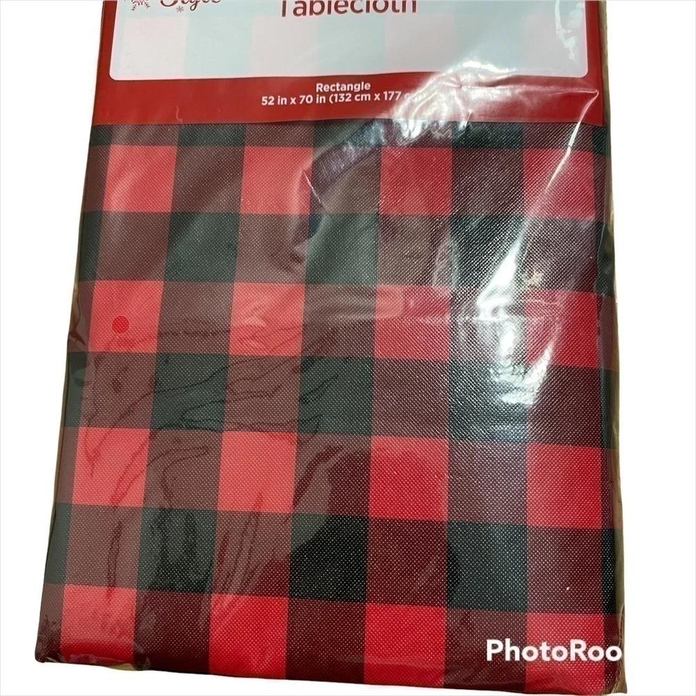 Buffalo Plaid Rectangle Table Cloth 52x70 NEW Christmas Holiday Black Red